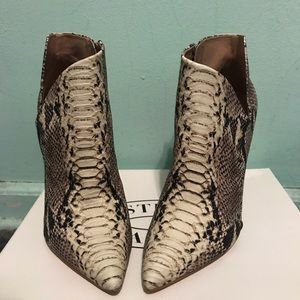 Steve Madden Snakeskin booties
